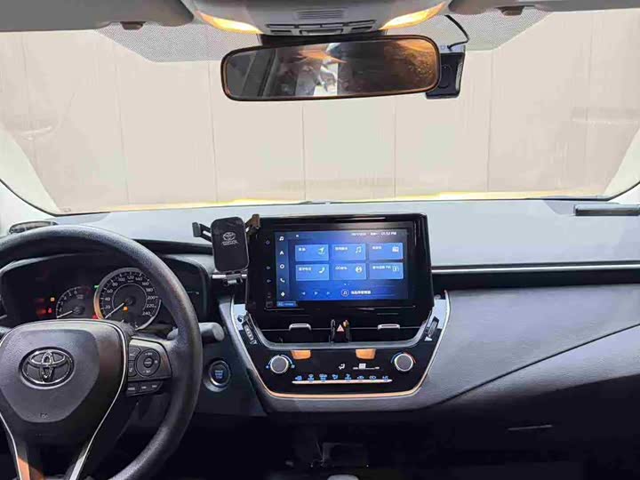 Фото 8 - Toyota Corolla