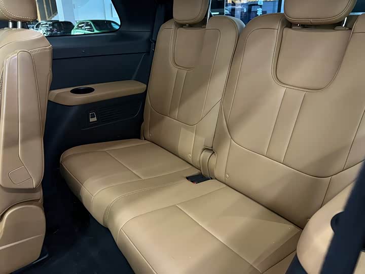 Фото 12 - LiXiang One