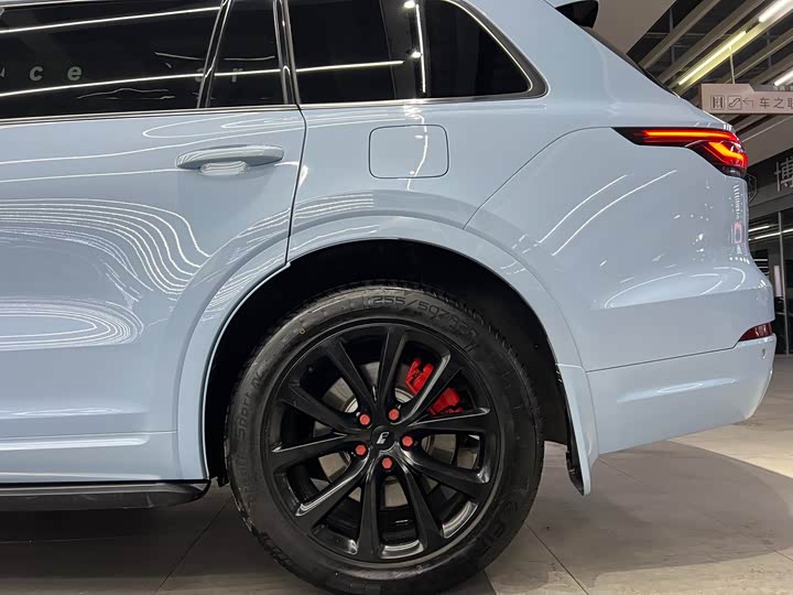 Фото 21 - LiXiang One