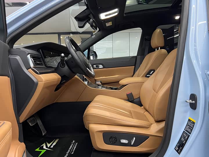 Фото 6 - LiXiang One