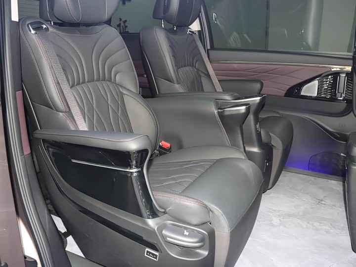 Фото 11 - GAC Trumpchi M8