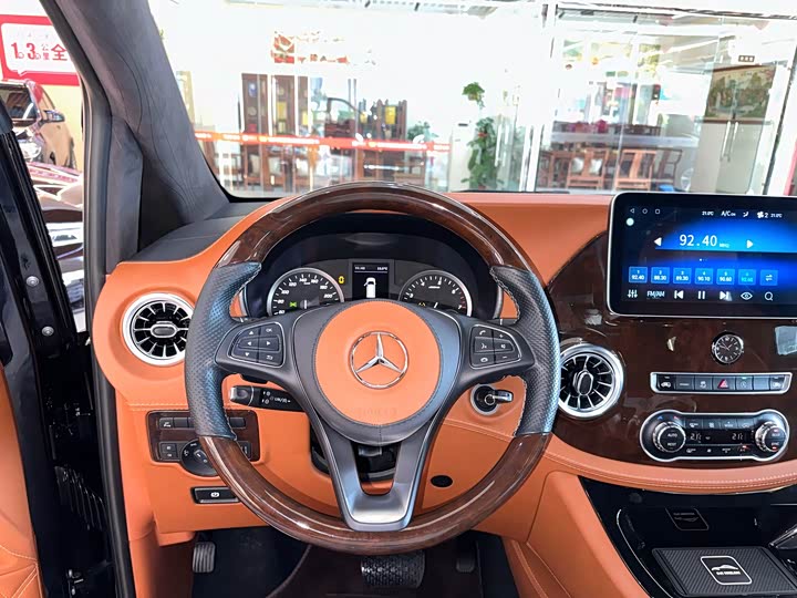 Фото 9 - Mercedes-Benz Vito