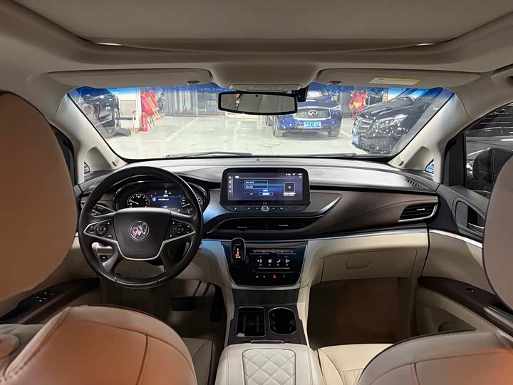 Фото 10 - Buick GL8 ES