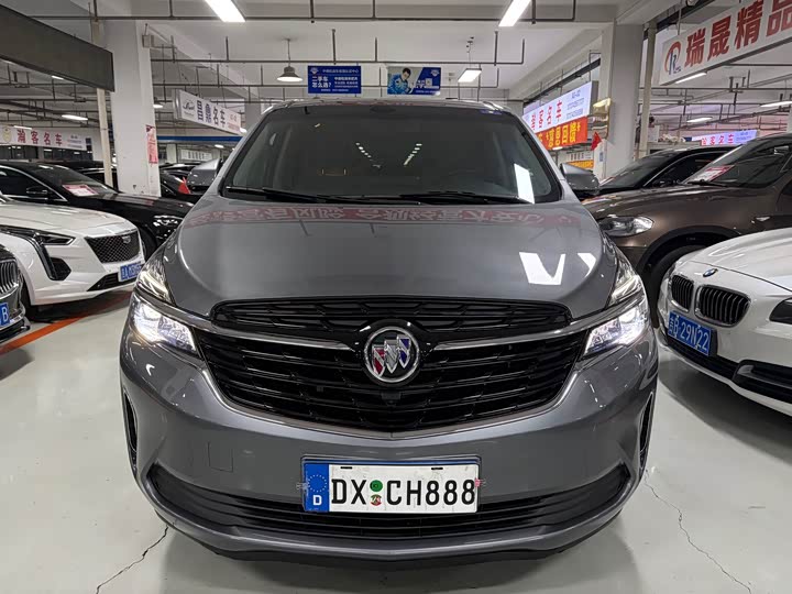 Фото 2 - Buick GL8 ES