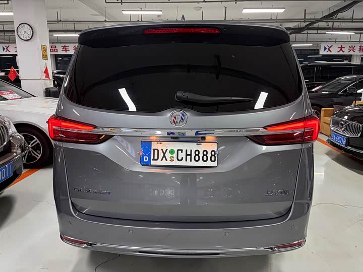 Фото 5 - Buick GL8 ES