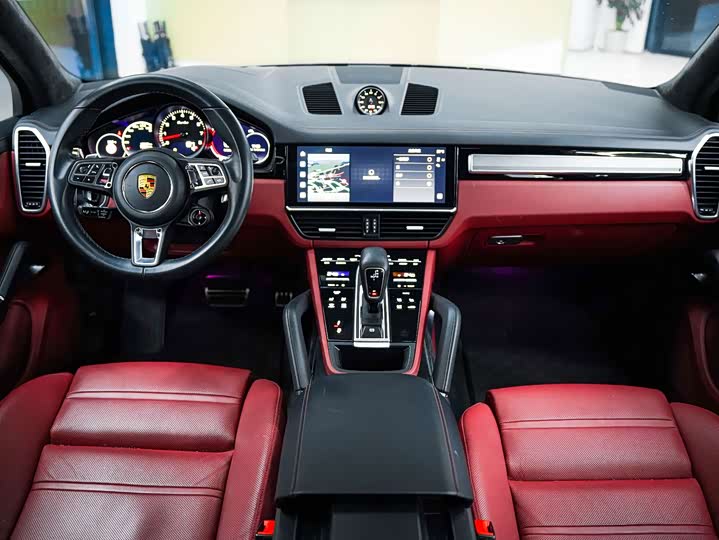 Фото 10 - Porsche Cayenne