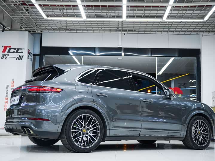 Фото 5 - Porsche Cayenne