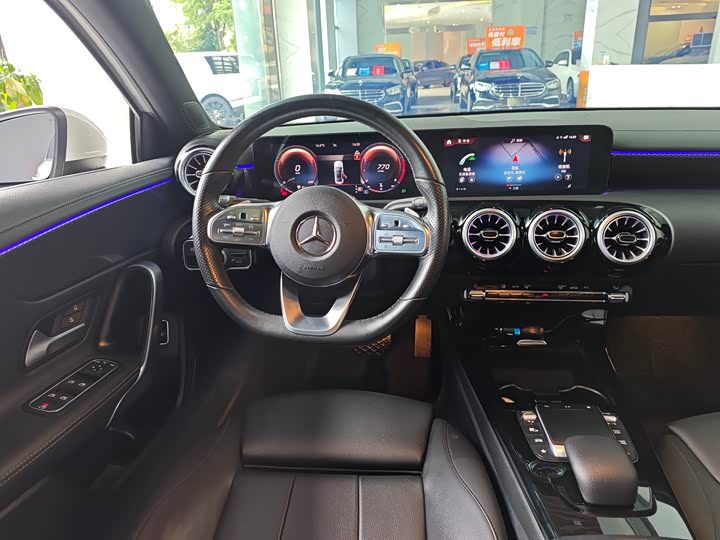 Фото 10 - Mercedes-Benz A-Class