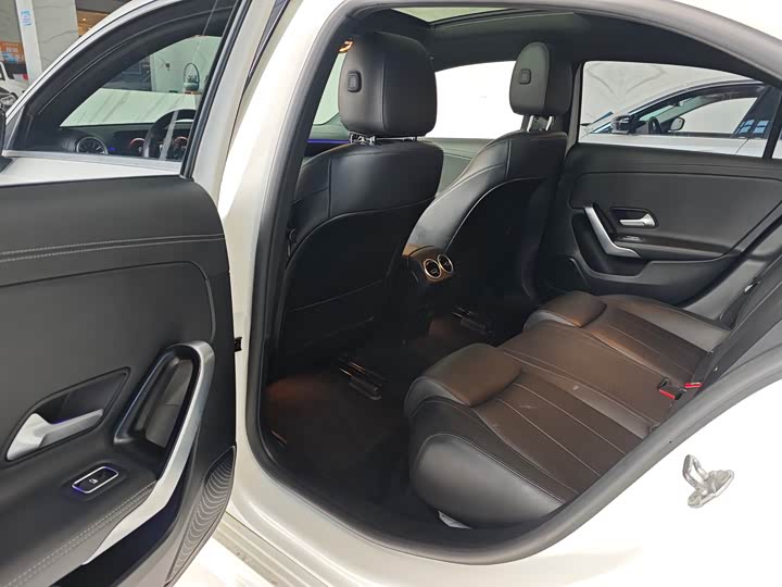 Фото 6 - Mercedes-Benz A-Class