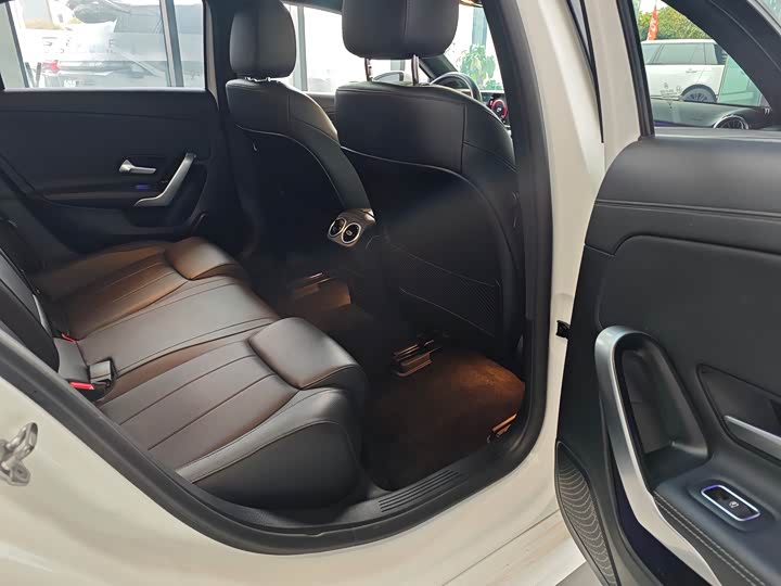 Фото 7 - Mercedes-Benz A-Class