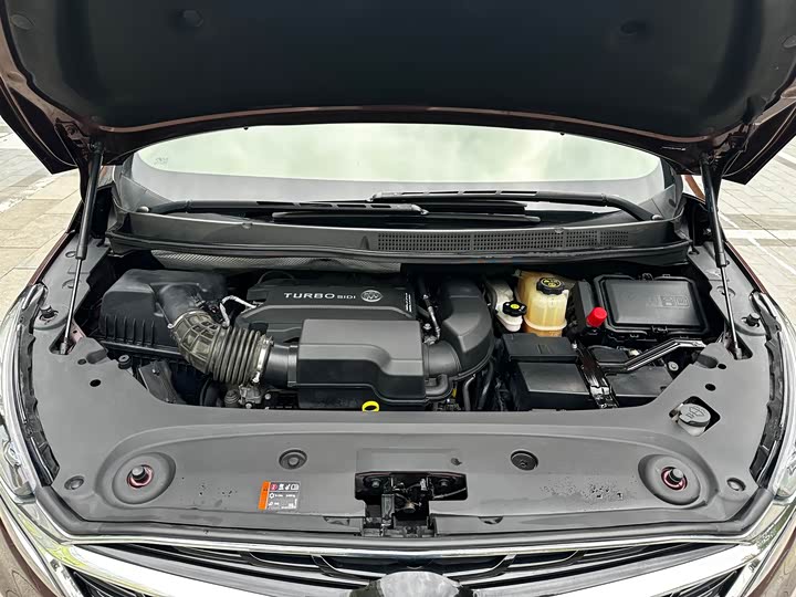 Фото 9 - Buick GL8 ES