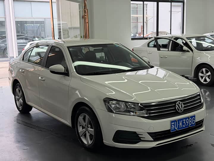 Фото 2 - Volkswagen Lavida
