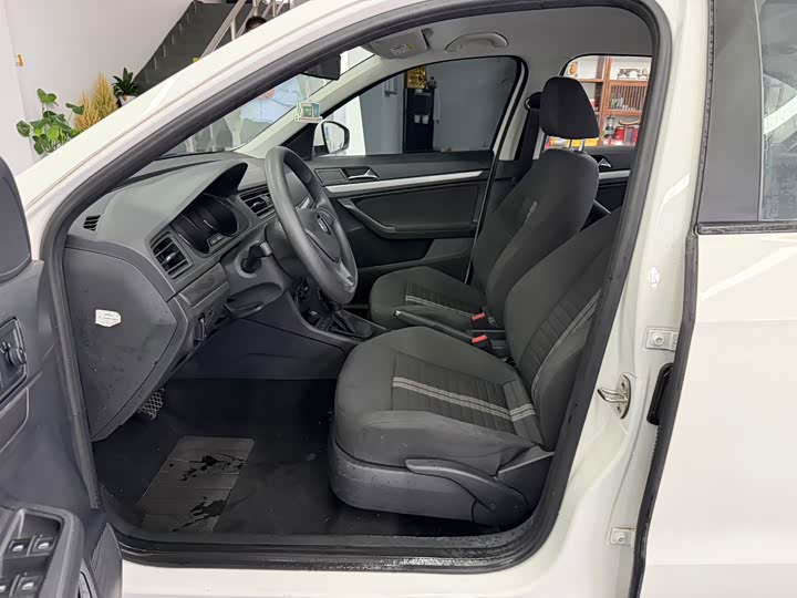 Фото 3 - Volkswagen Lavida