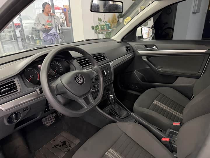 Фото 5 - Volkswagen Lavida