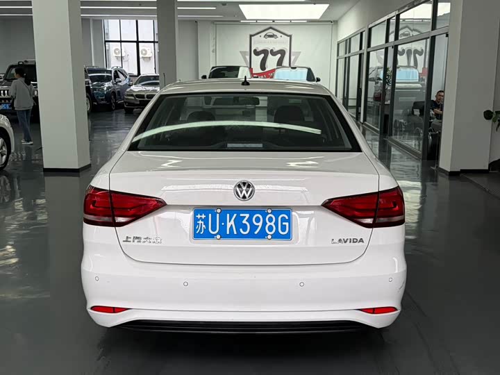 Фото 9 - Volkswagen Lavida