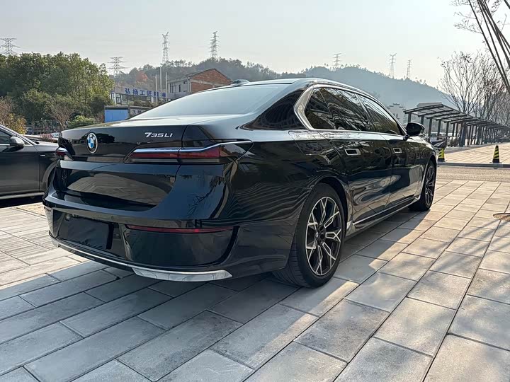 Фото 14 - BMW 7 Series