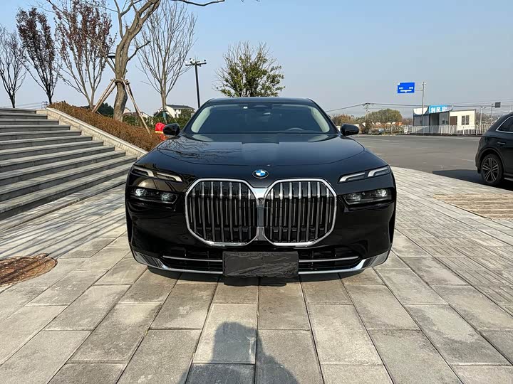 Фото 3 - BMW 7 Series