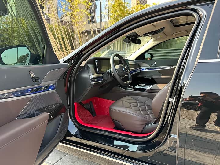 Фото 5 - BMW 7 Series