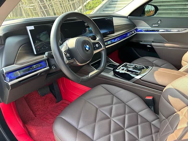 Фото 6 - BMW 7 Series