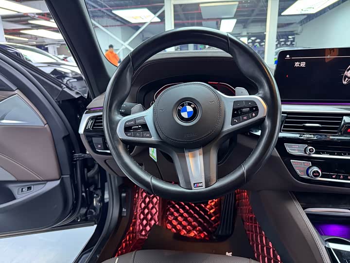 Фото 10 - BMW 5 Series