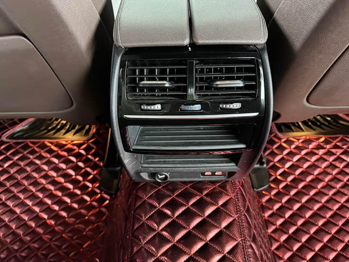 Фото 12 - BMW 5 Series