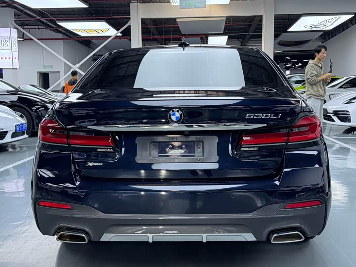 Фото 18 - BMW 5 Series