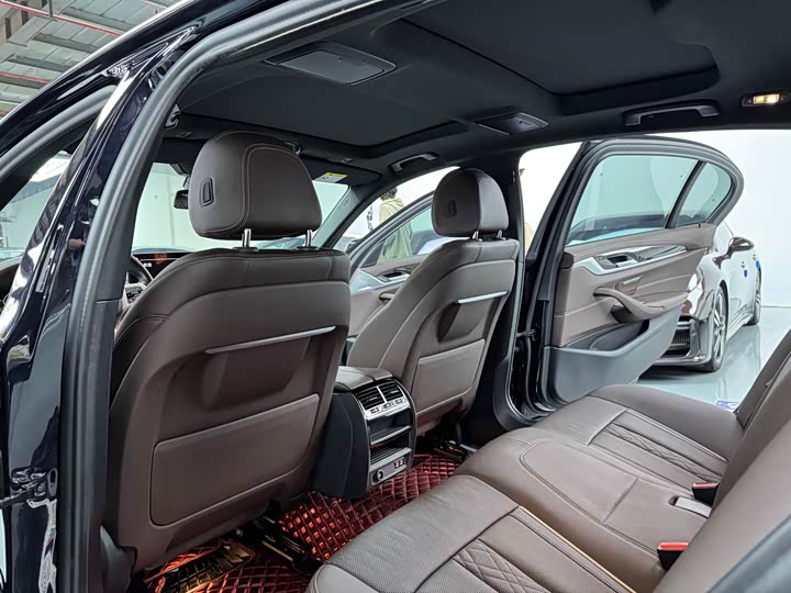 Фото 8 - BMW 5 Series