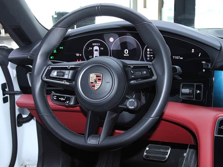 Фото 10 - Porsche Taycan