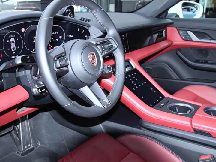 Фото 12 - Porsche Taycan