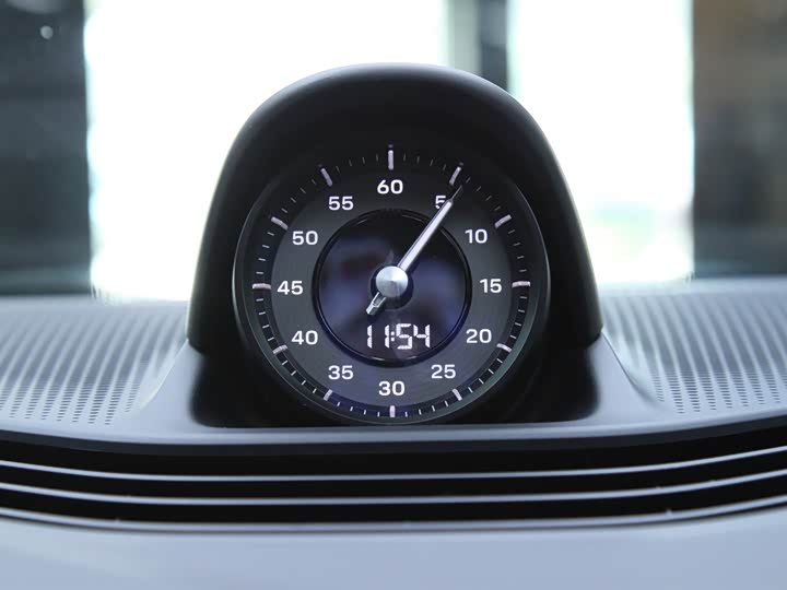 Фото 16 - Porsche Taycan