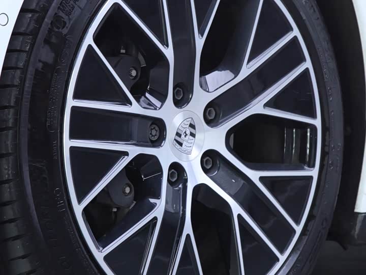 Фото 8 - Porsche Taycan