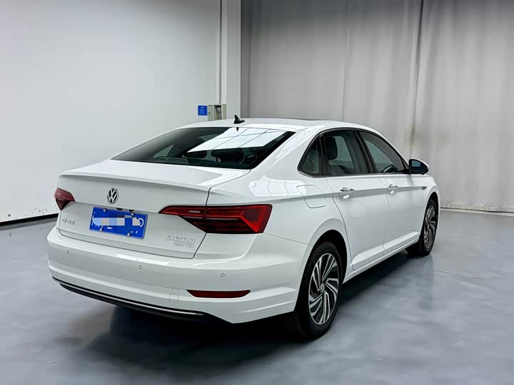 Фото 13 - Volkswagen Sagitar L