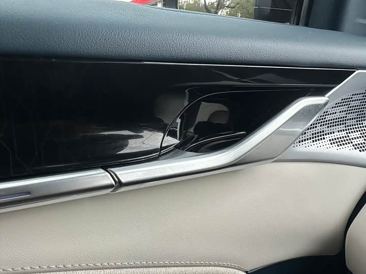 Фото 16 - Zeekr 009