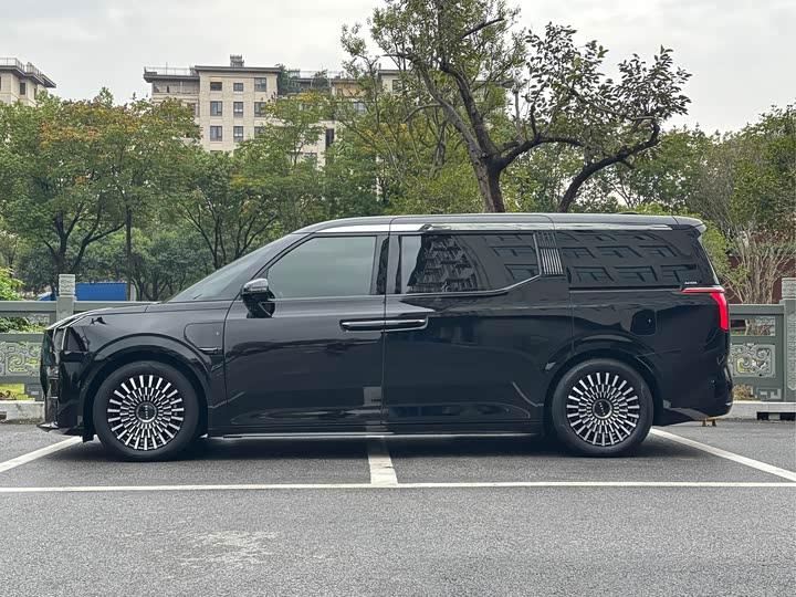 Фото 3 - Zeekr 009