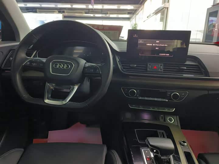 Фото 10 - Audi Q5L