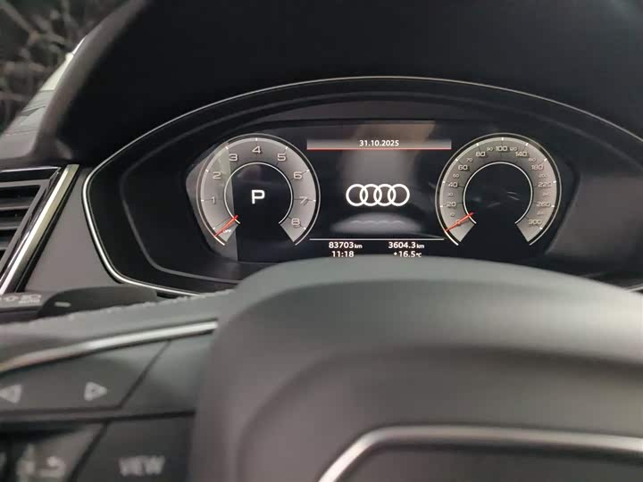 Фото 11 - Audi Q5L