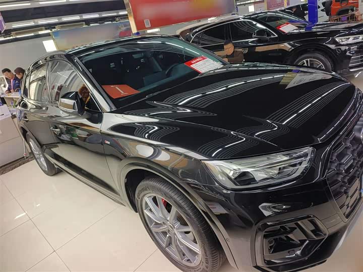 Фото 3 - Audi Q5L