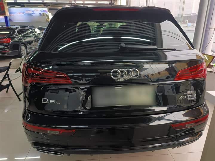 Фото 5 - Audi Q5L