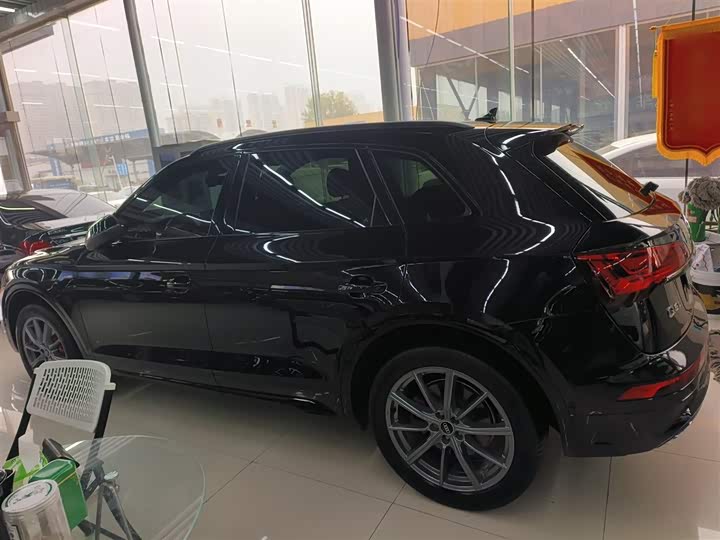 Фото 6 - Audi Q5L