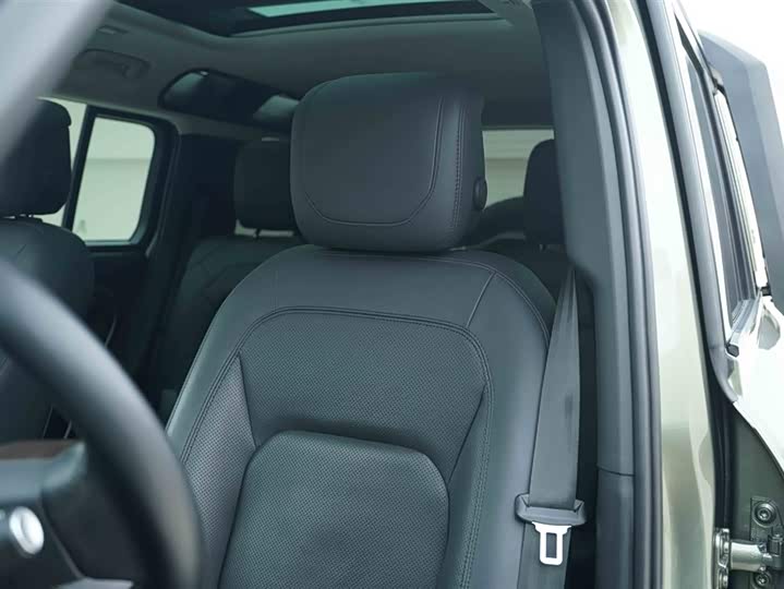 Фото 13 - Land Rover Defender