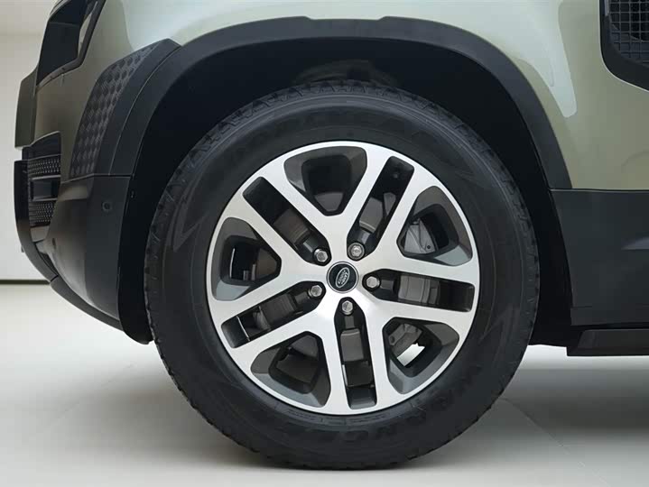 Фото 15 - Land Rover Defender