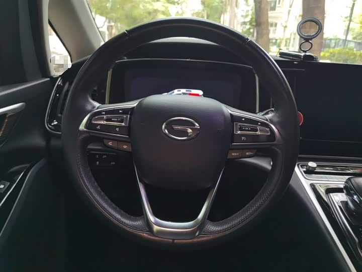 Фото 3 - GAC Trumpchi M8