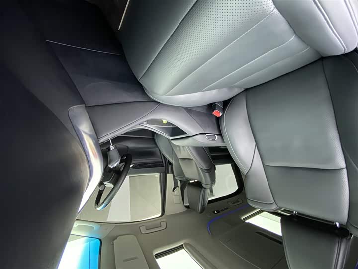 Фото 10 - Toyota Vellfire