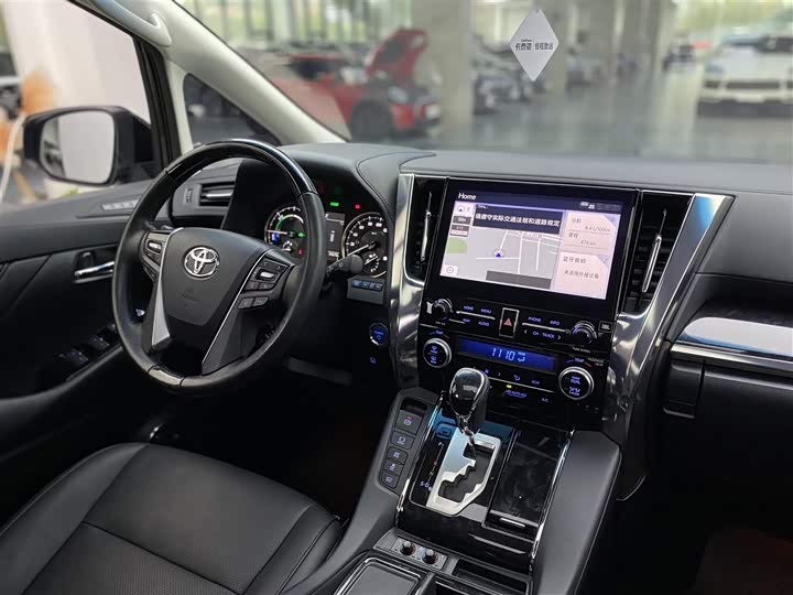 Фото 13 - Toyota Vellfire