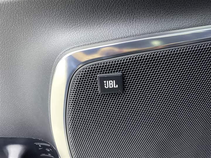 Фото 22 - Toyota Vellfire