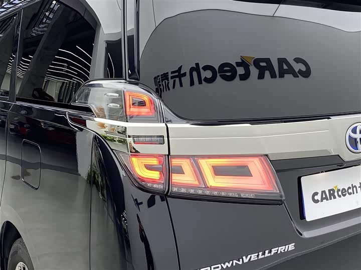 Фото 30 - Toyota Vellfire