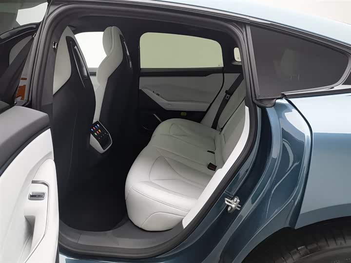 Фото 15 - XPeng P7