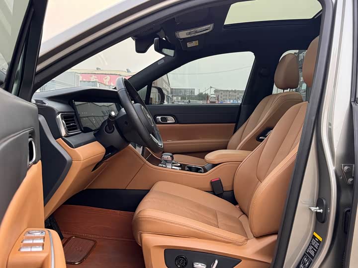 Фото 11 - LiXiang One