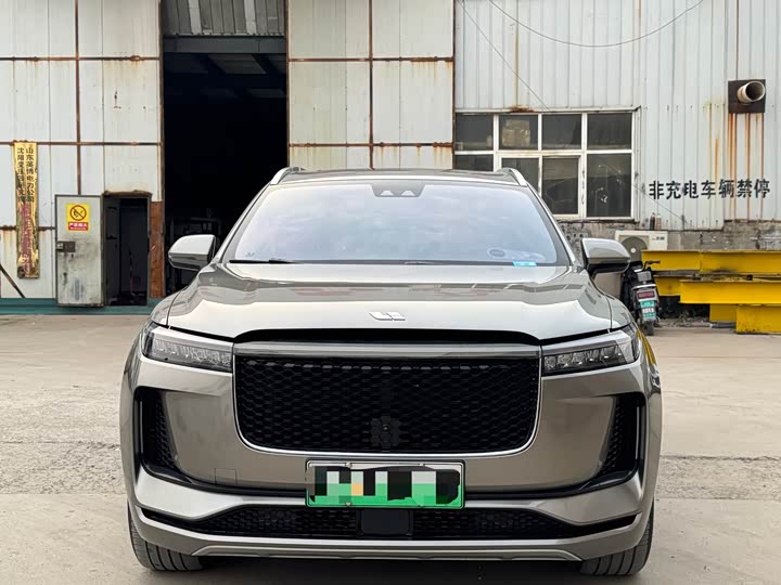 Фото 2 - LiXiang One