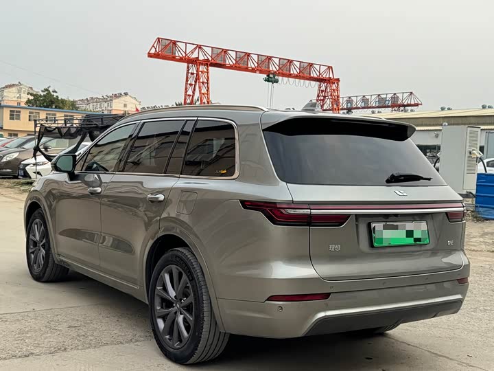 Фото 4 - LiXiang One